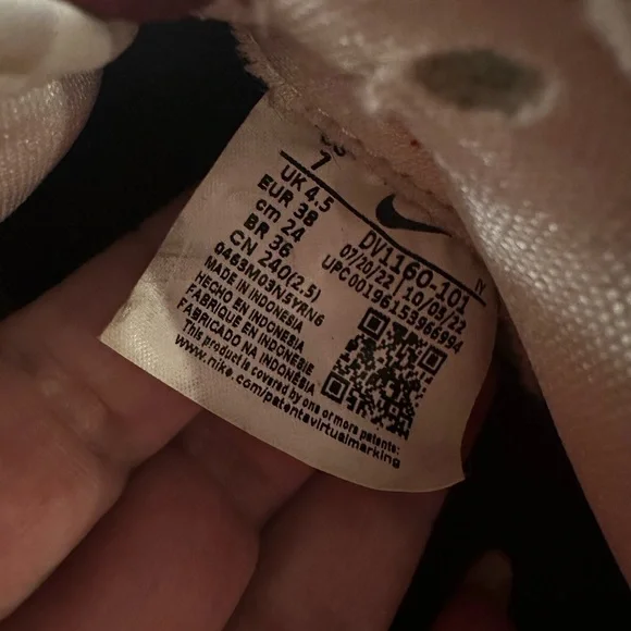 Nike Dunk Low SE “Just Do It” (DV1160-101) – Women’s Size 7 (EU 38) - Picture 2 of 6